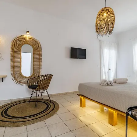 Ourania & Σκόπελος