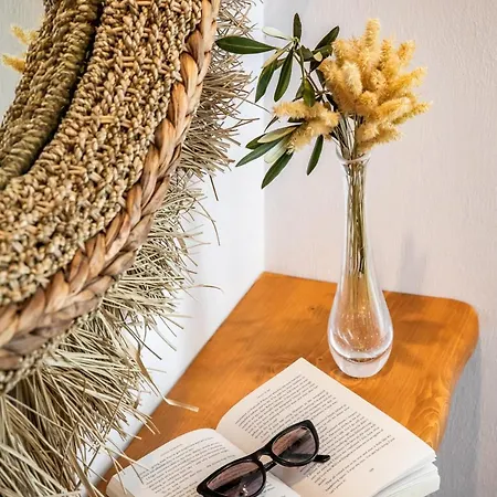 Apartment Ourania &