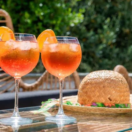 Ourania & Szkópelosz