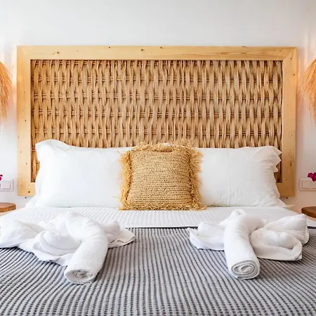 Ourania & * Szkópelosz