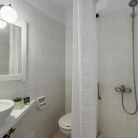 Ourania & * Σκόπελος