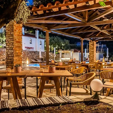 Ourania & * Szkópelosz