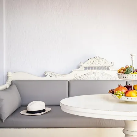 Διαμέρισμα Ourania & *