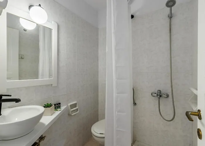 Ourania & * 斯科派洛斯