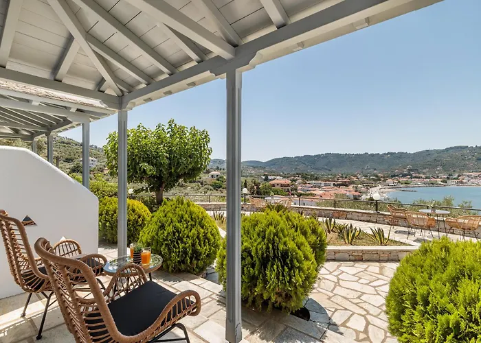 Ourania & * 斯科派洛斯